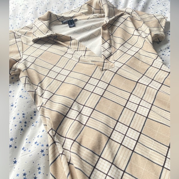 Girls beige pattern tight dress, only worn once! - Picture 2 of 3